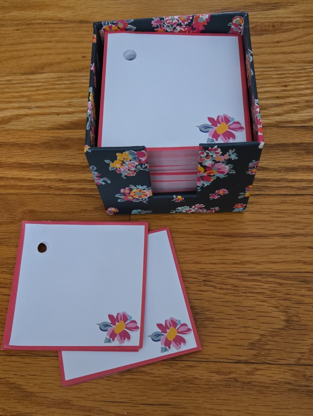 LIKE NEW--Vera Bradley Floral Notepad Block